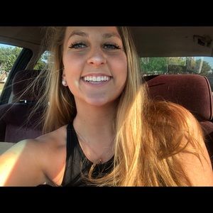 Meet your Posher, Becca